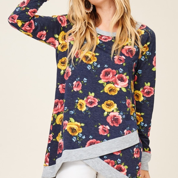 Staccato Tops - NWT Staccato stitch fix floral print pull over top